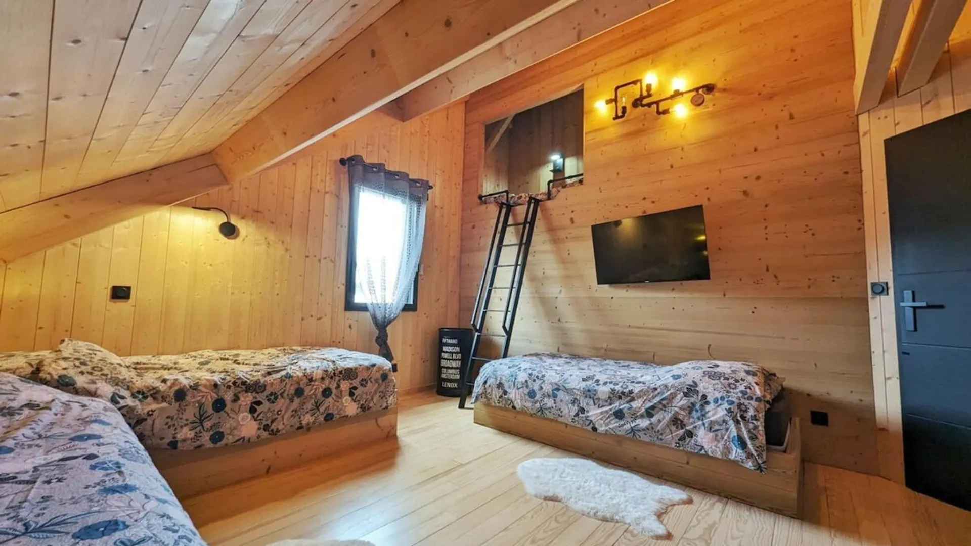Holiday home La Fleche 2 - Chalet Standing - Jacuzzi Privatif Besse-et-Saint-Anastaise