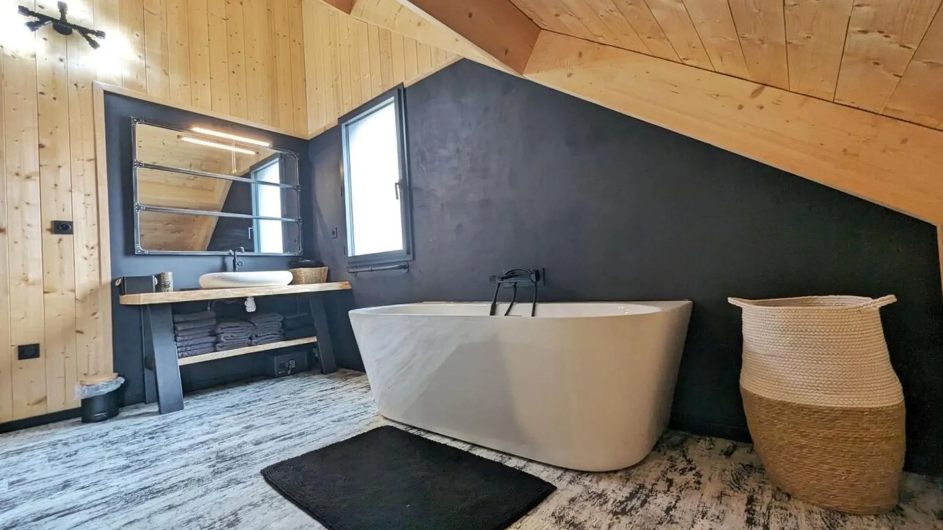 Holiday home La Fleche 2 - Chalet Standing - Jacuzzi Privatif Besse-et-Saint-Anastaise