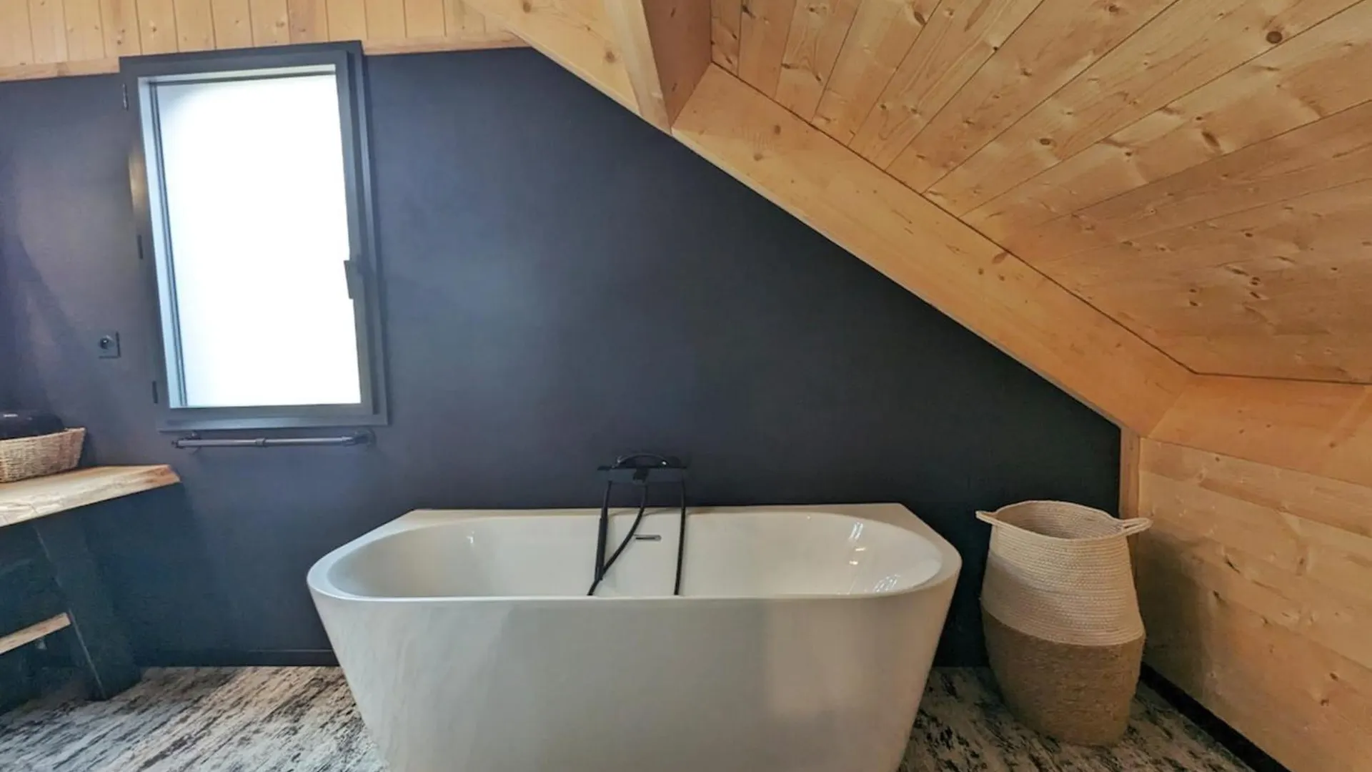 La Fleche 2 - Chalet Standing - Jacuzzi Privatif Besse-et-Saint-Anastaise Holiday home