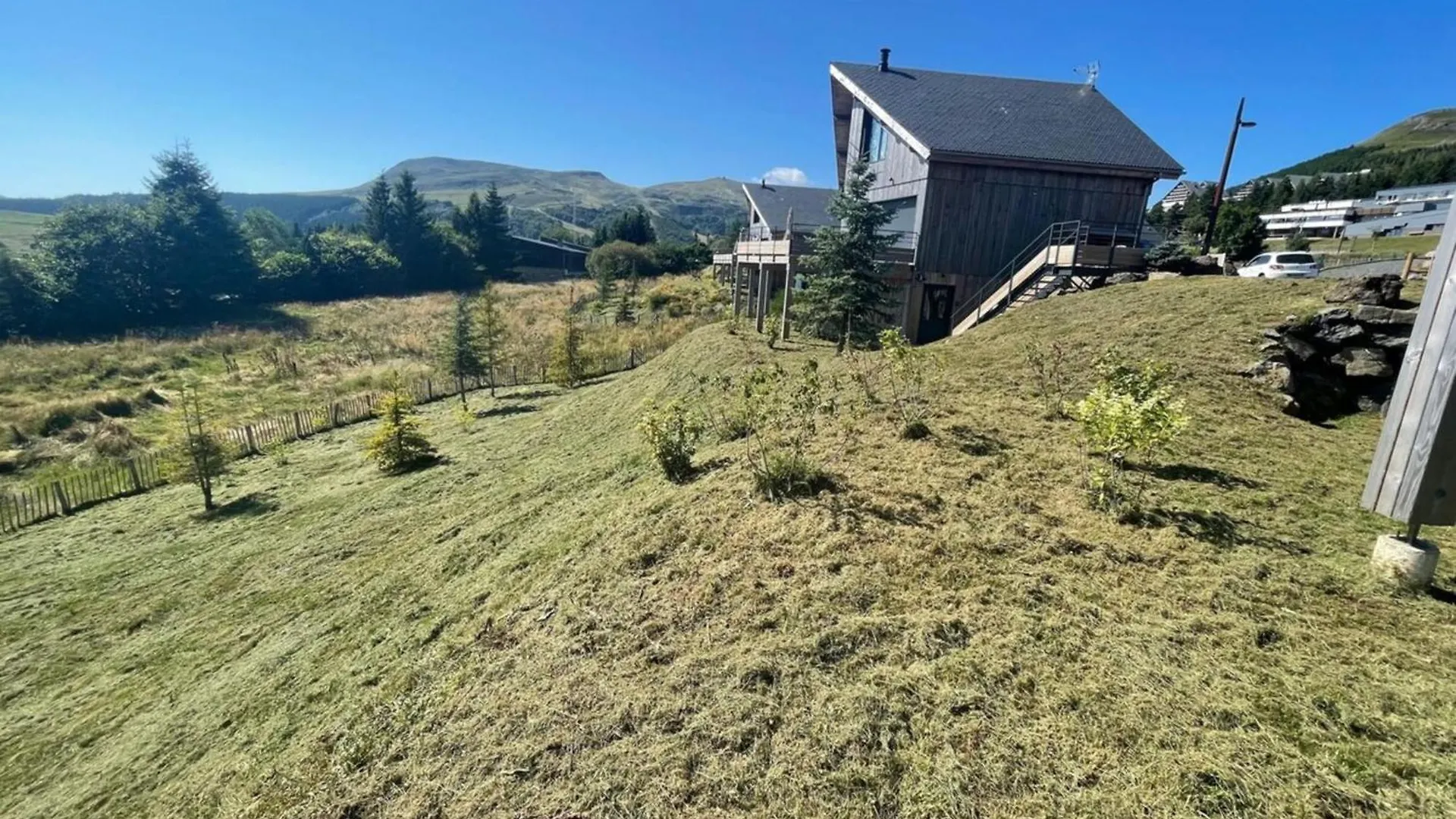 La Fleche 2 - Chalet Standing - Jacuzzi Privatif Besse-et-Saint-Anastaise 0*,  France